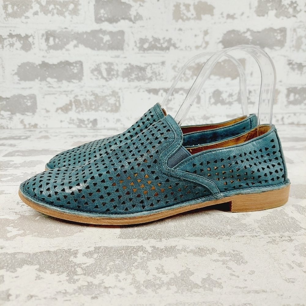 New TRASK Ali Perforated Loafer In Indigo Leather Loafers W508